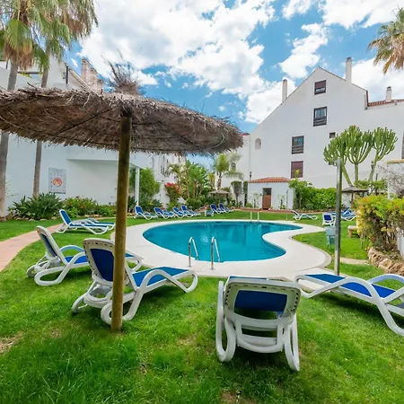 Apartment 3 Bdrm Spacious Penthouse W/ 2 Pools & Bbq *