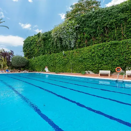 3 Bdrm Spacious Penthouse W/ 2 Pools & Bbq 马尔韦利亚