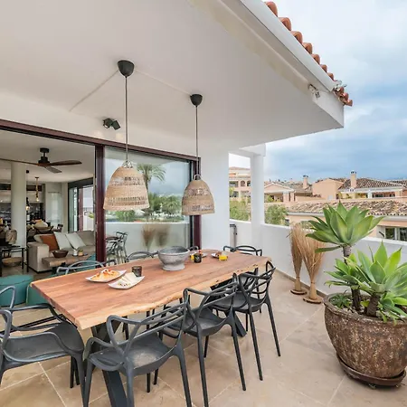 3 Bdrm Spacious Penthouse W/ 2 Pools & Bbq 马尔韦利亚