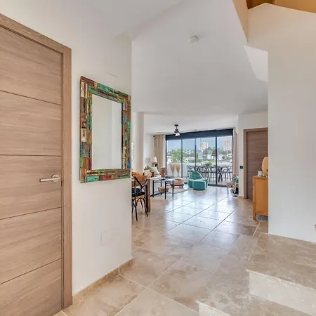 公寓 3 Bdrm Spacious Penthouse W/ 2 Pools & Bbq